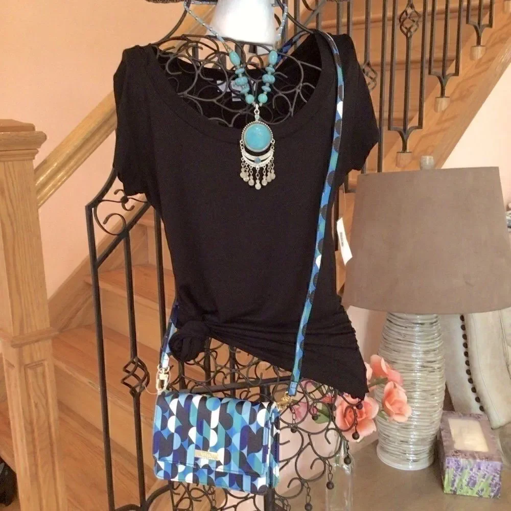 LIME BLUE SCOOP NECK BLACK TEE L NWT